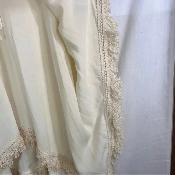 Anthropologie OTHERS FOLLOW Cream Fringe Poncho One Size Womens Boho Lagenlook - Picture 2 of 11